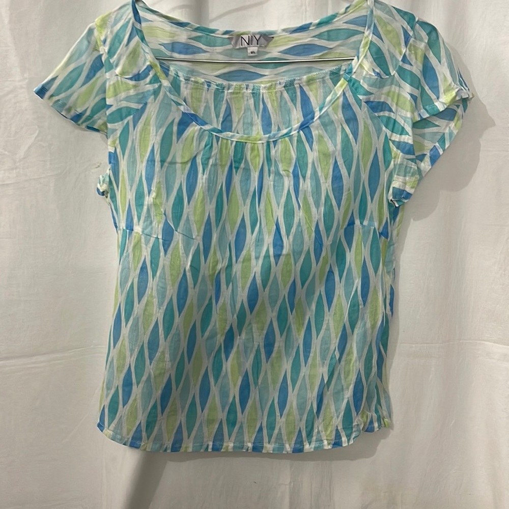 Stylish Summer Top in Size S
Size S
Excellent Fabric
♥️♥️ - Picture 1 of 3